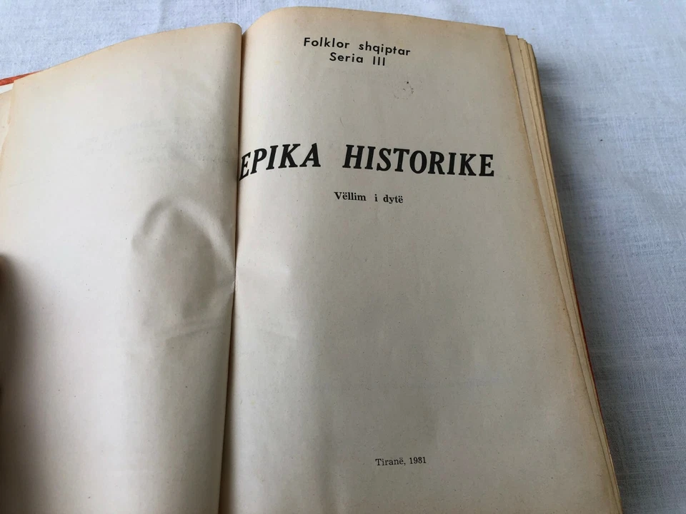 ALBANIAN HISTORICAL EPIC 2 EDITION BOOK TIRANA 1981 ALBANIAN FOLKLOR  - Image 3 of 4