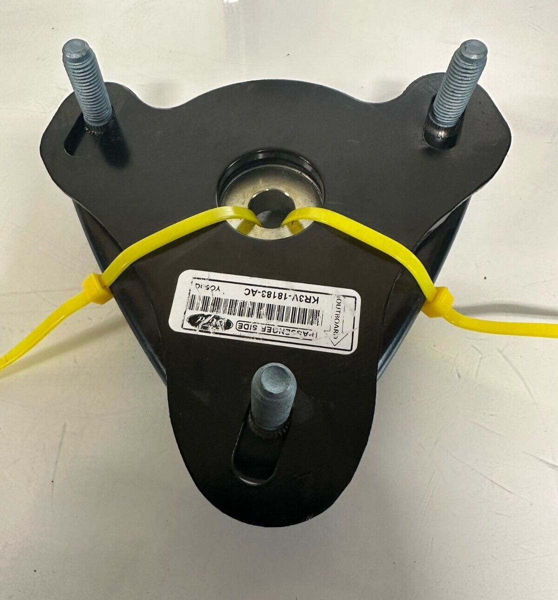 シ*ュ様 フォード マスタング ストラットマウント M-18183-C Ford Performance Parts M-18183-C Ford Performance Parts Mustang