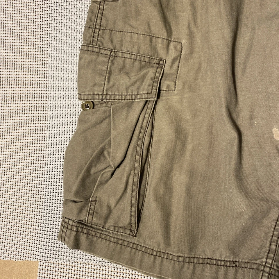 Y2K Levis Army Cargo Long Carrier Utility Skater Shorts Men 32 Solid Baggy - Image 3 of 4