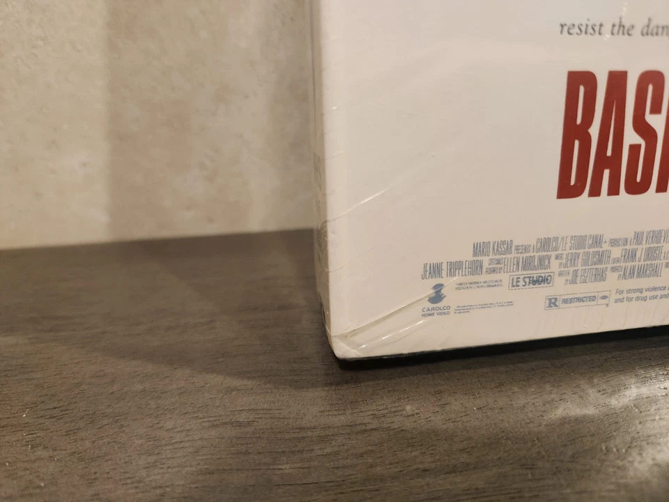 Rare Brand New Sealed Basic Instinct VHS 1992 Watermarks Carolco Live *See Desc* - Image 2 of 4