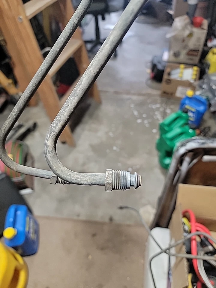 Chevy G10 1986 1990 4,3 TBI líneas de combustible Foto 3 de 3