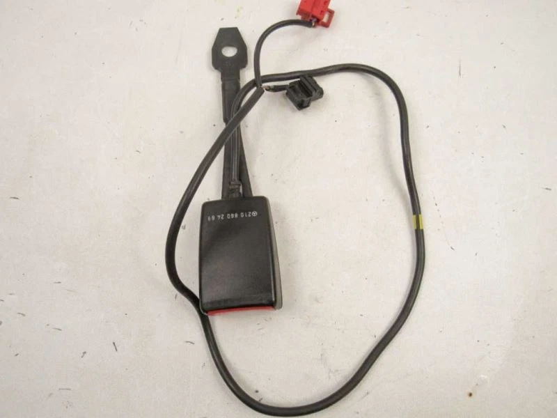 Hebilla de cinturón de seguridad delantero derecho 2108602469 se adapta a 96-03 Mercedes W210 E320 E430 Foto 3 de 4