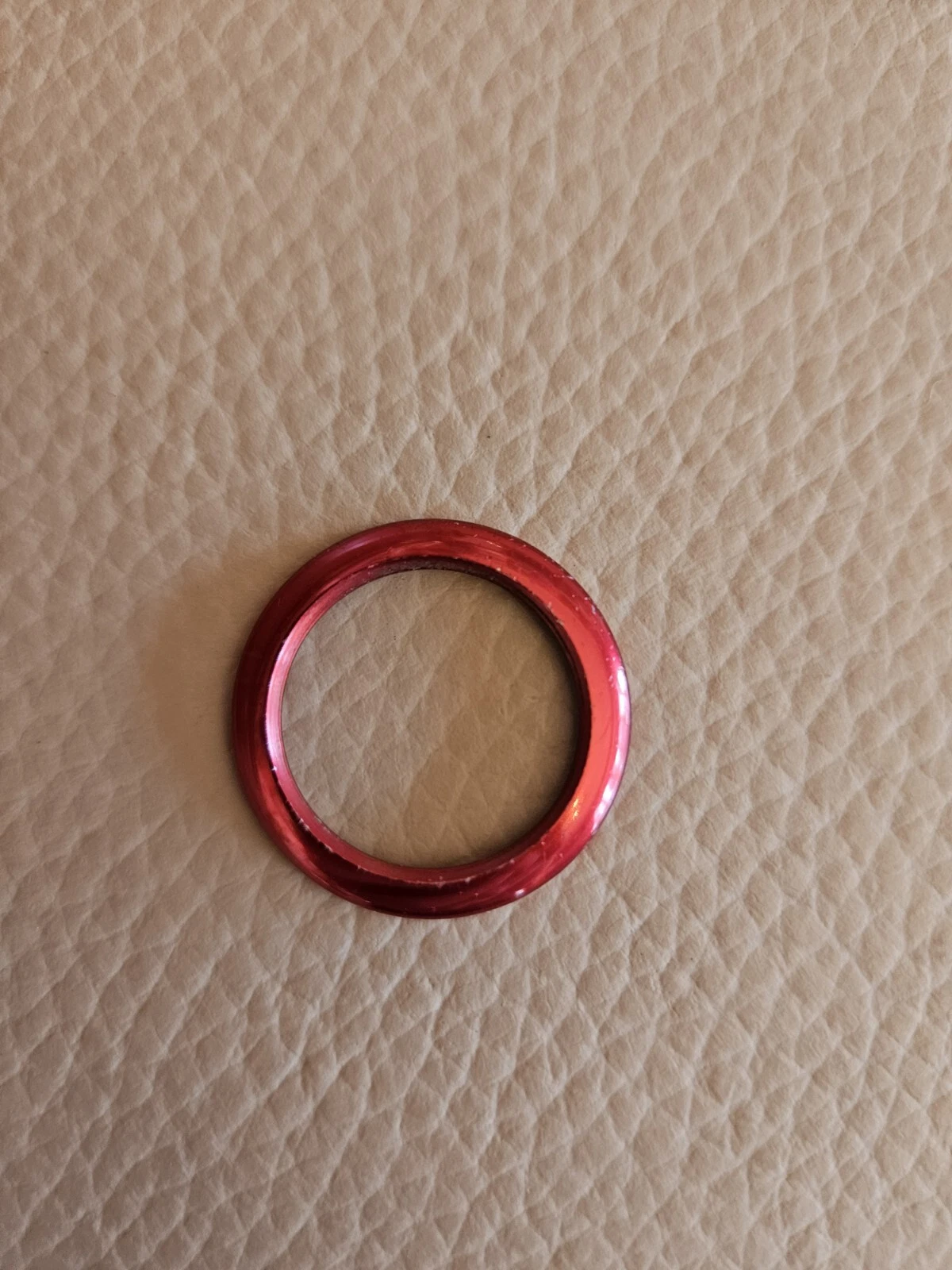 Véritable. Gucci 1100L/1200L rouge. Lunette de montre en métal authentique..