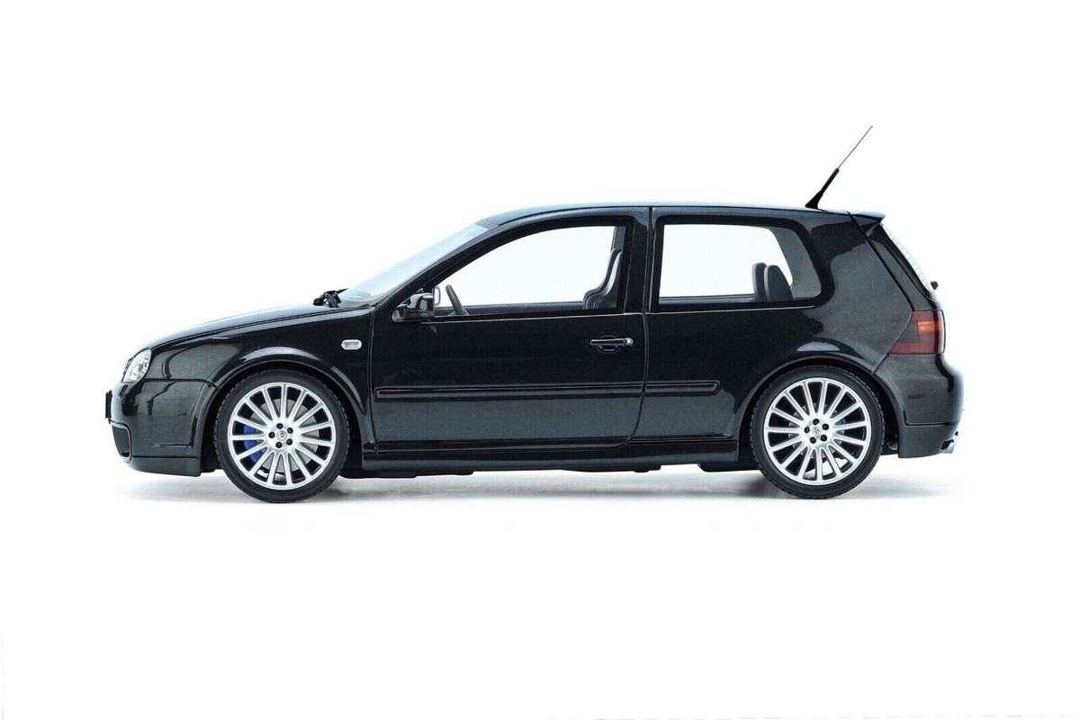 1/18 Volkswagen Golf IV R32 2002 Black Diecast Model Car by Otto