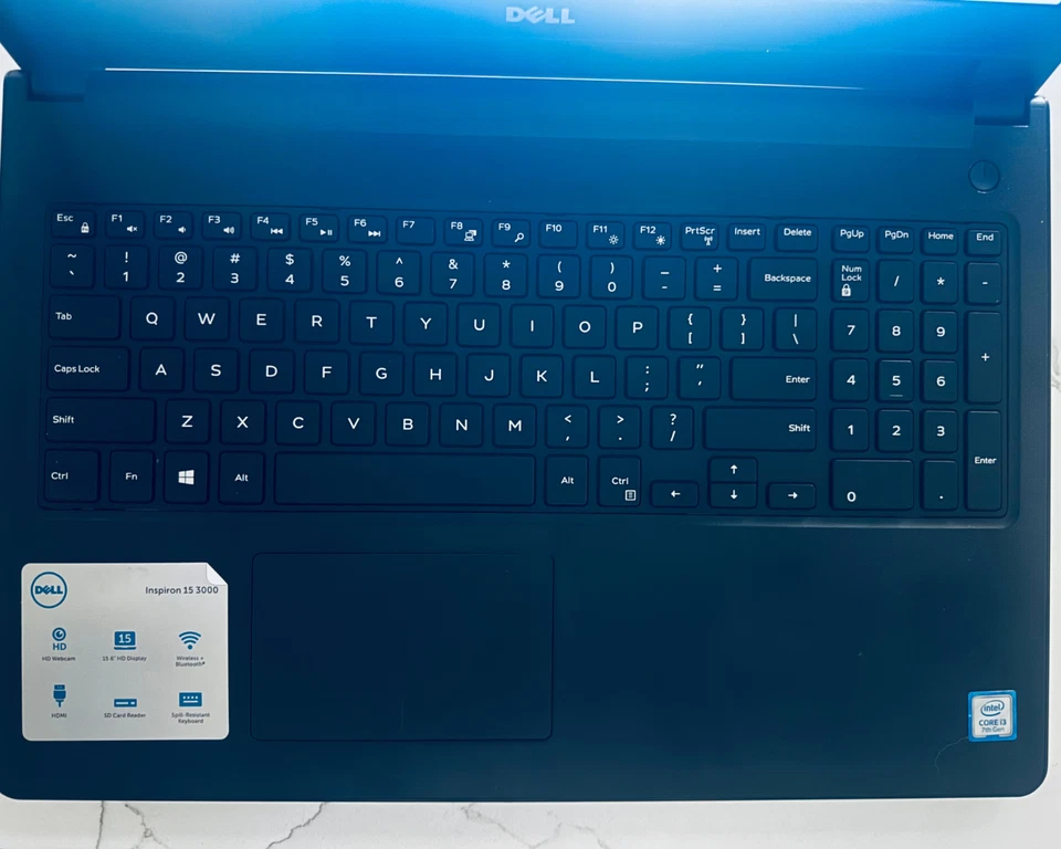 Dell Inspiron 15-3567 15,6 pulgadas [CPU Intel(R) Core(TM) i3-7130U @ 2,70 GHz, 8 GB] Foto 2 de 3