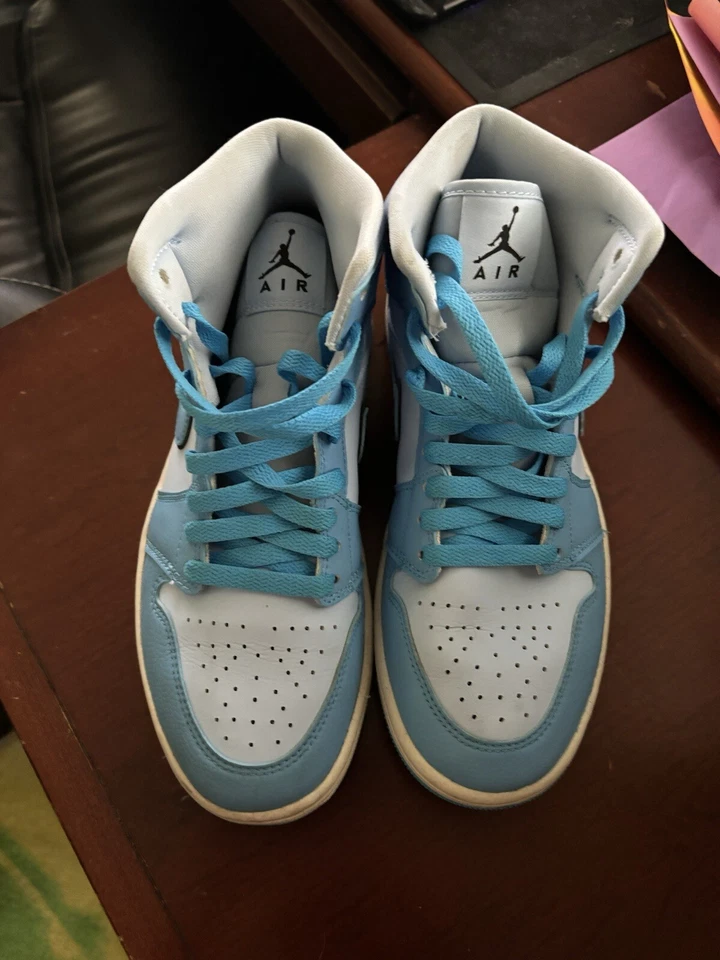 Talla 8 - Air Jordan 1 SE Mid Ice Blue W Foto 2 de 4