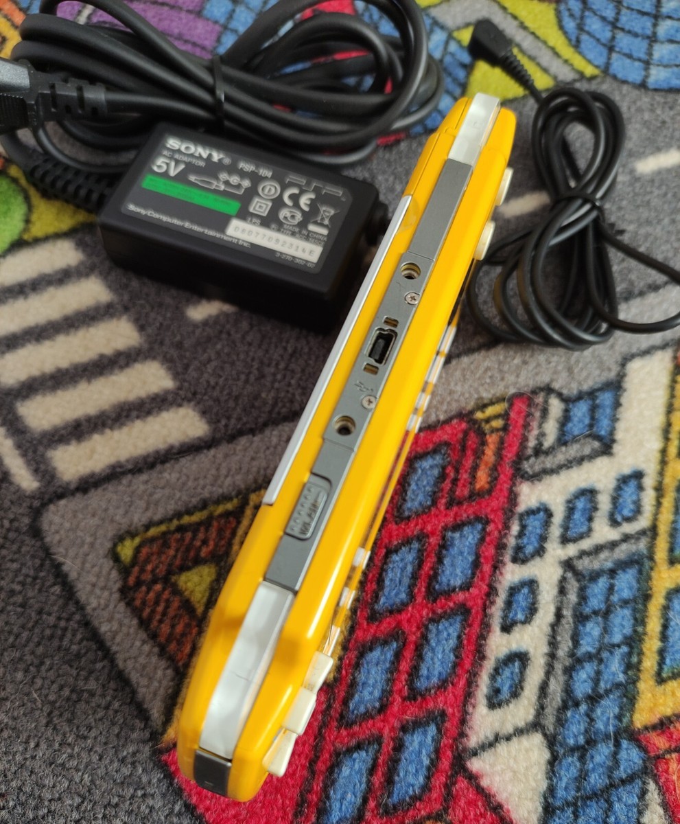 Sony PSP-2000 2008 Simpsons Limited Edition | 8 GB | Yellow Sony PSP-2000 2008 Simpsons Limited Edition | 8 GB | Yellow