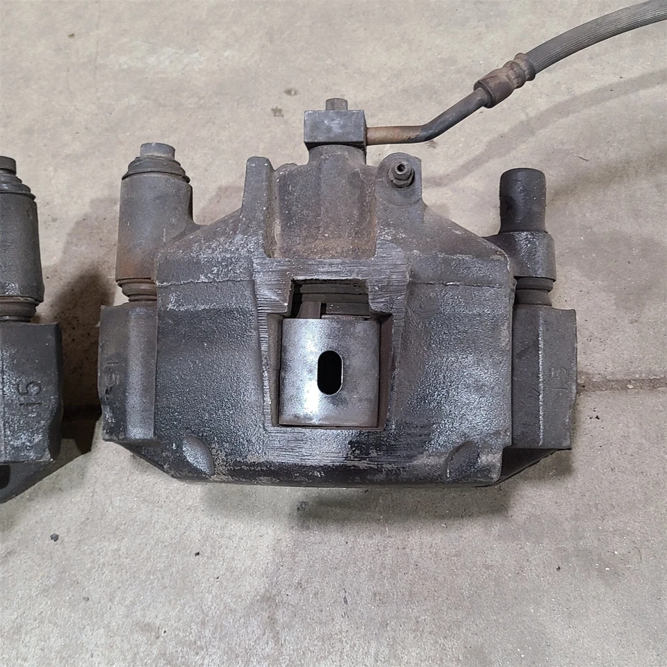 94-98 Ford Mustang Front Brake Calipers Lh Rh Set Aa7414 - Image 4 of 4