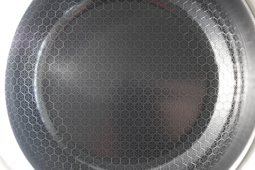 HexClad 3 Quart Hybrid Edelstahl Kochtopf mit Deckel - Antihaft Kochgeschirr - Bild 3 von 5