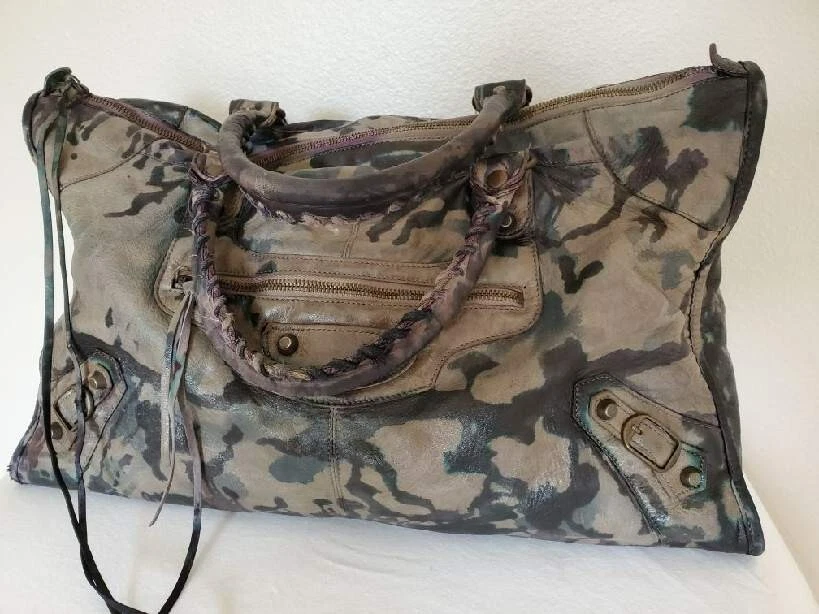 Balenciaga city deals bag graffiti