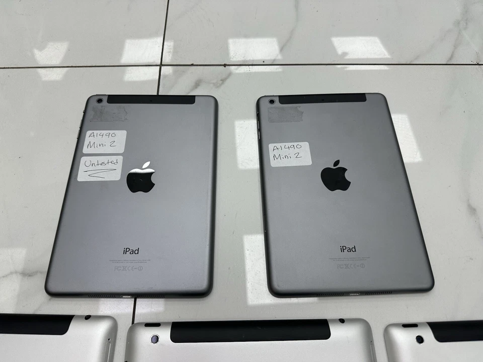 BUNDLE APPLE IPADS FOR PARTS ONLY (LOCKED) - Image 2 of 4