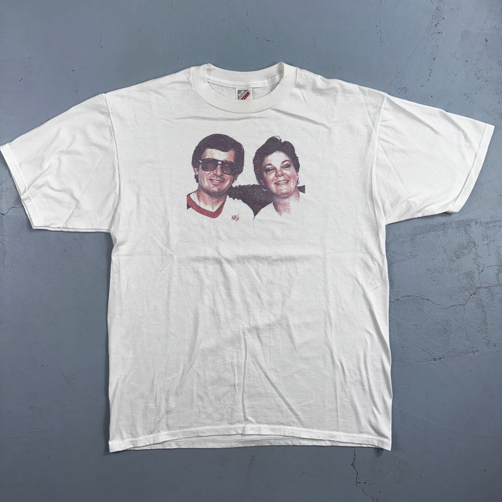 Aviator Sunglasses VTG T Shirt Family Photo 2 Random People 1970s Vibe Funny-image