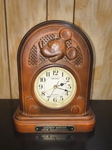 Vintage Disney Mickey Mouse 60th Anniversary Wood Seiko Clock Collection 1987 