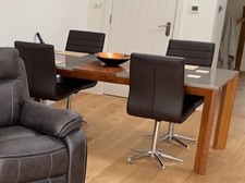 Dwell Extendable Dining Table 4 Chairs 2 Bar Stools Excellent condition