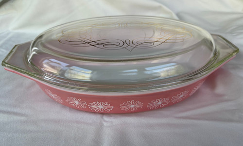 Vintage Pyrex Pink Daisy 1.5 qt Oval Casserole Dish & Gold Scroll Lid