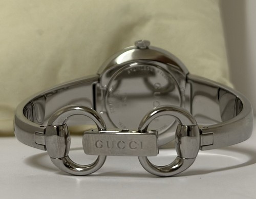 Gucci 129.5 U-Play Swiss Quartz Ladies Silver Dial, 27mm, Excellent Condition - Picture 7 of 11