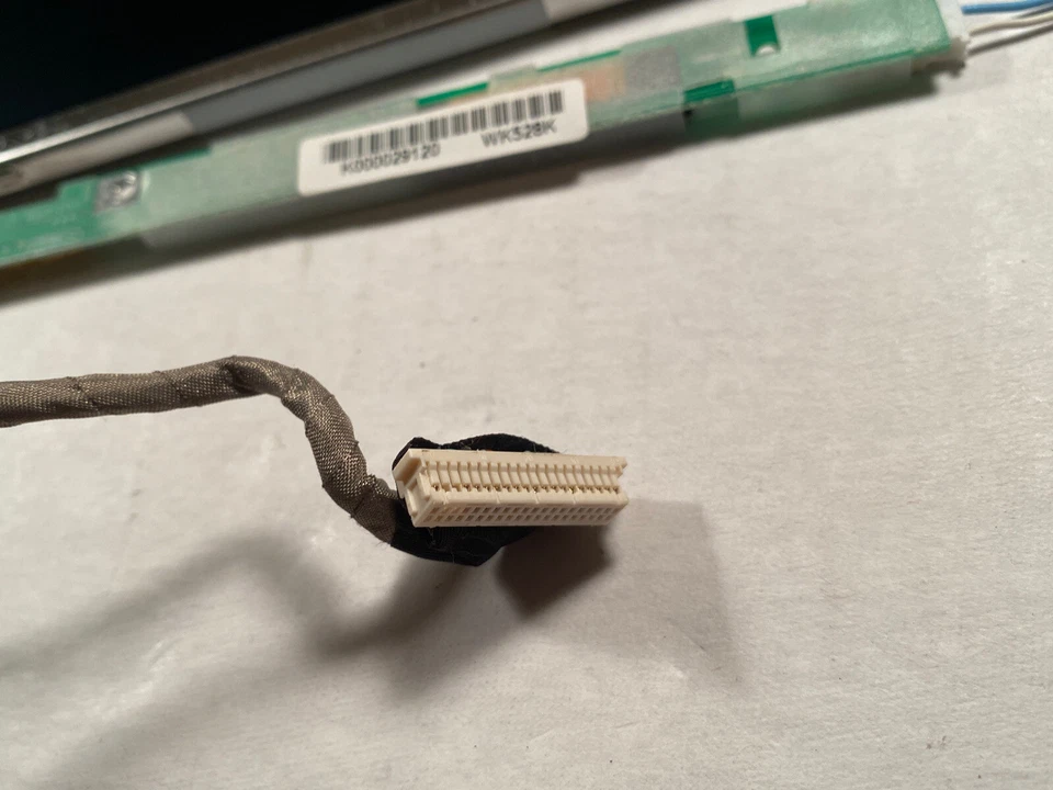 Sharp Toshiba Satellite A85-S10 XGA Laptop Glossy LCD Screen Display LQ150X1LBS2 - Image 4 of 4