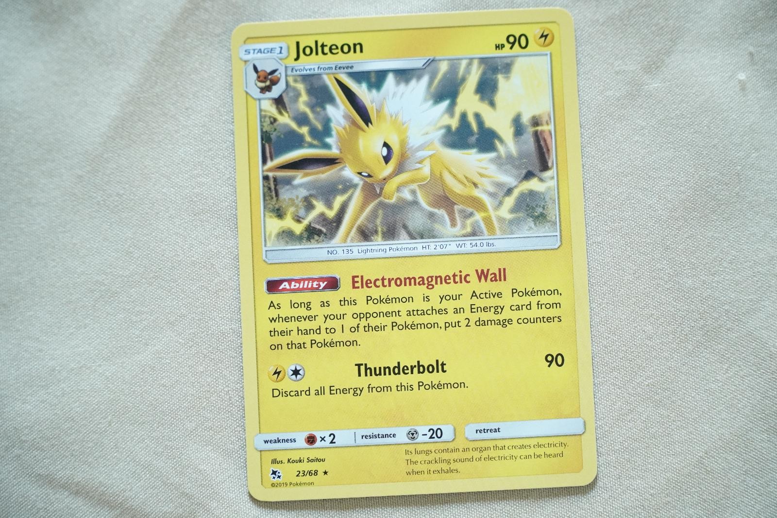 Jolteon 23/68 Rare Hidden Fates Pokemon Near Mint