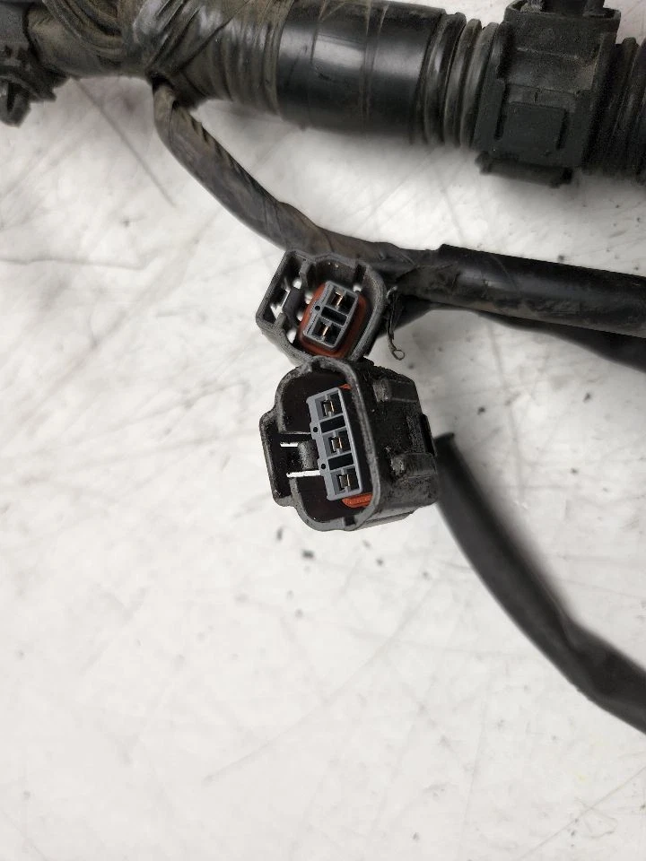 Arnés de cables de motor Mazda 2006-2007 5 2,3 L A/T OEM CC44-67070C Foto 4 de 4