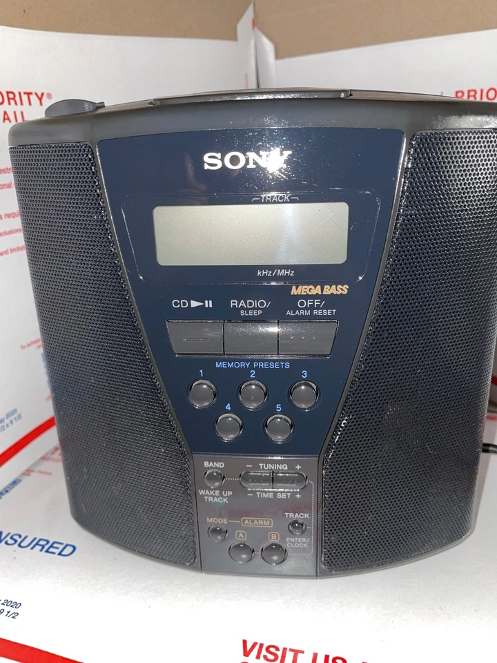 Sony ICF-CD833 Clock Radio tested light scratches CD works - Image 3 of 4