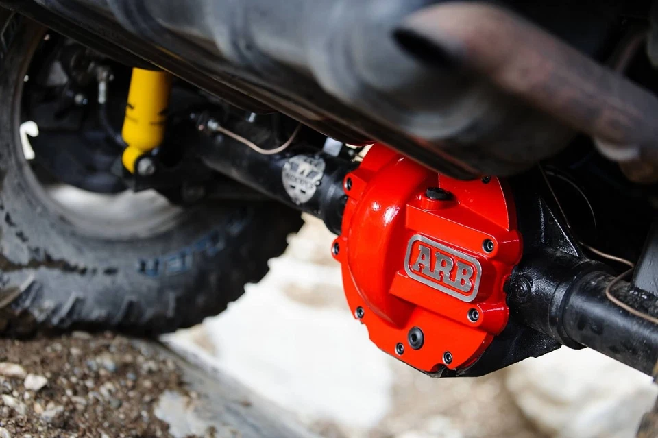 ARB para Cubierta Diferencial Ford 8.8 Rojo Foto 2 de 4