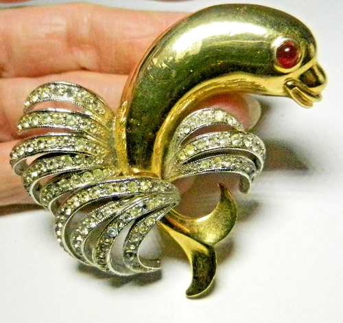Vendome SIGNIERTE Brosche - ca 1944-1979 - Pavé Strass SPRINGENDE FISCHE Spritzwasser - Bild 2 von 6
