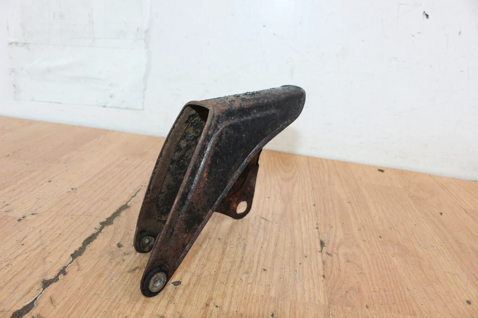 Protector de cadena superior trasero Yamaha DT360 1974  Foto 2 de 4