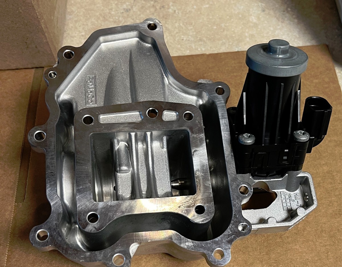 New OEM CX-2638 Motorcraft Exhaust Gas Recirculation EGR Valve