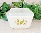 Vintage PYREX Spring Blossom Crazy Daisy Refrigerator Dish 501 B w/ LID. 1.5 Cup