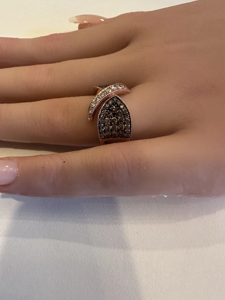 Juego de oro rosa de 14k con pavé champán y diamantes blancos 1,50 CTW. 7,8 gramos Foto 2 de 4
