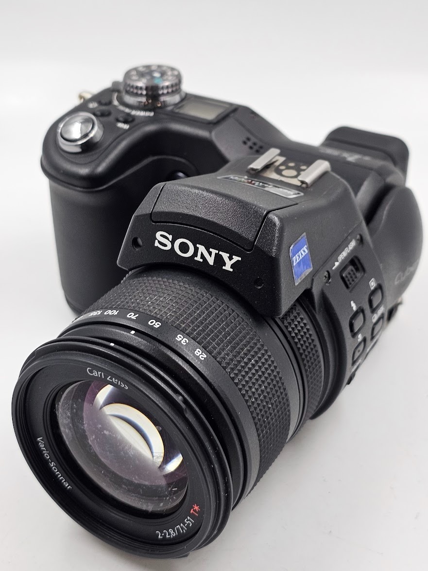 Sony Cyber-shot DSC-F828 8.0 MP Digital Camera Black - Refurbished