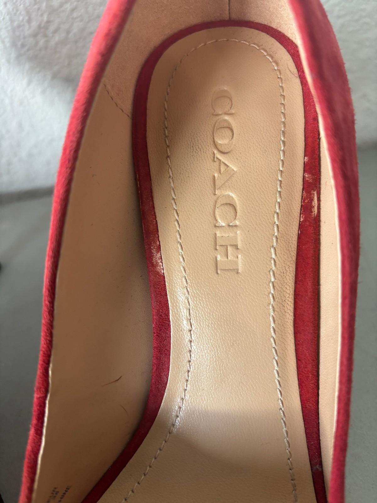 Coach Waverly Suede Pumps Womens Size 7.5 B Red Beadchain Heels G3937 thumbnail 4