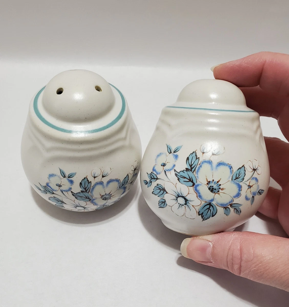 Retro salt 2024 and pepper shakers