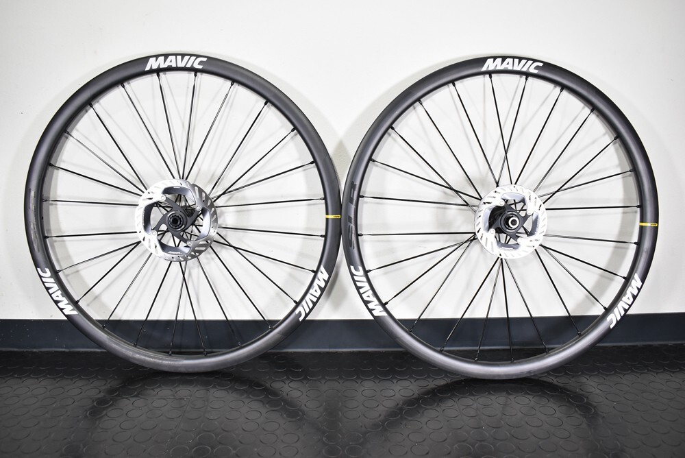 MAVIC COSMIC SLR32 DISC WHEEL Special Makeup White Decal F/R MAVIC COSMIC SLR32 DISC WHEEL Special Makeup White Decal F/R