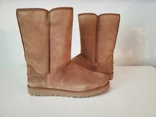 NWB Ugg Women's Michelle Boots Size 8in Chestnut