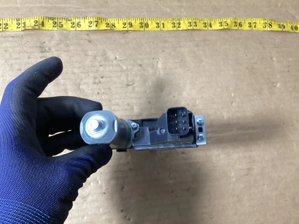 KIA CADENZA 2014-2016 regulador de ventana de puerta delantera derecha motor eléctrico OEM. Foto 4 de 4