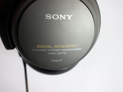Vintage SONY MDR-CD770 DIGITAL REFERENCE dynamic STEREO HEADPHONES Tested - Picture 4 of 11