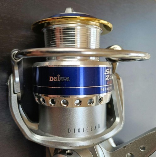 Saltiga Z4000H Daiwa Spinning Fishing JDM Reel Saltwatert Jigging - Picture 3 of 7