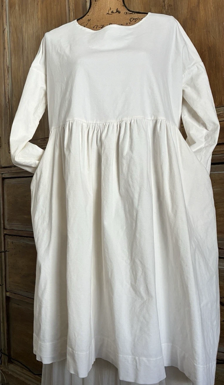 ALBUM DI FAMIGLIA GORGEOUS CREME COTTON velvet DRESS s. S NWT ITALY
Opens in a new window or tab