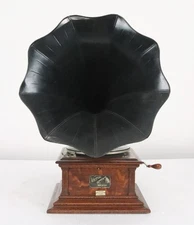 Antique 1916 Victor III Talking Machine Phonograph