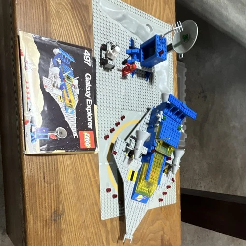 LEGO Galaxy Explorer 497 Space Complete Set with Spaceman & Instructions