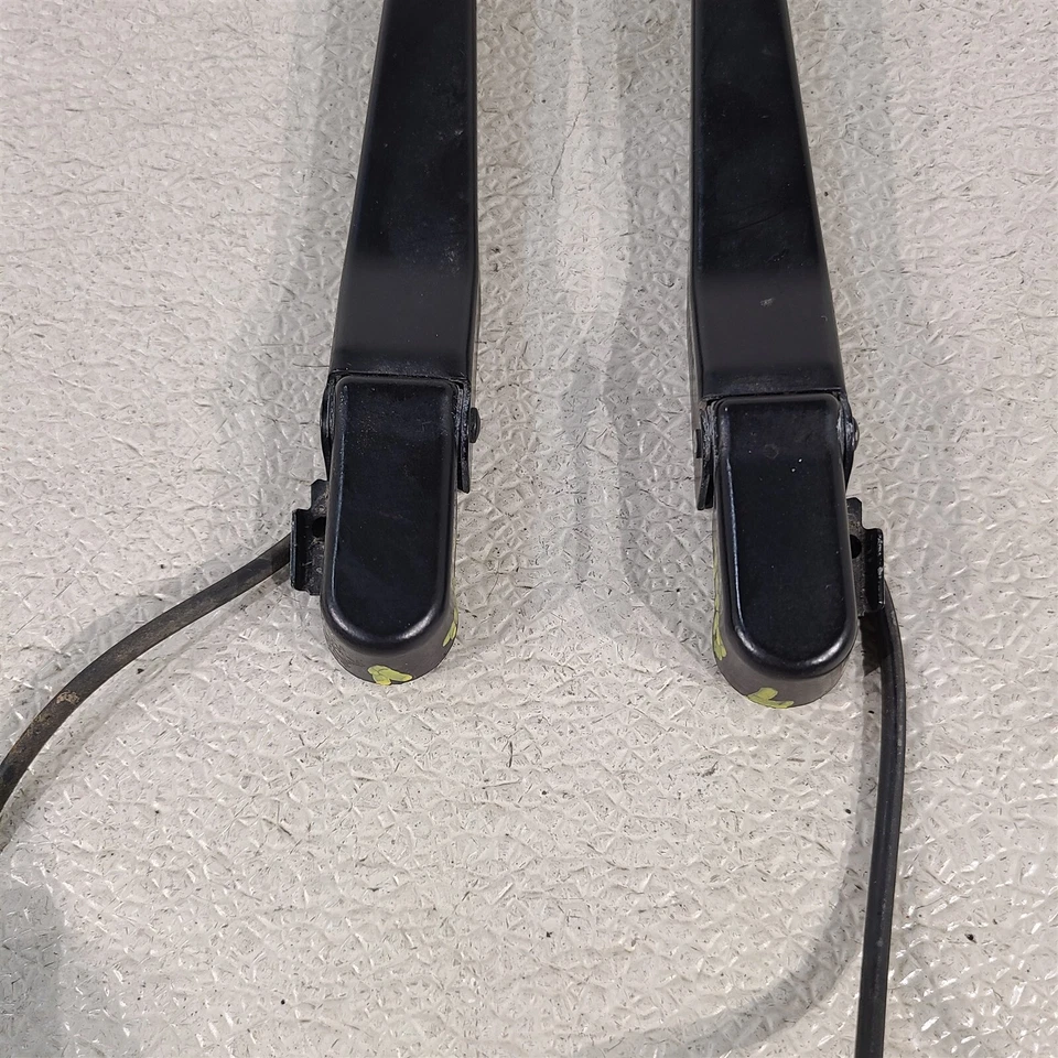 95-96 Corvette C4 Windshield Wiper Arms Rh Lh Aa7408 - Image 2 of 4