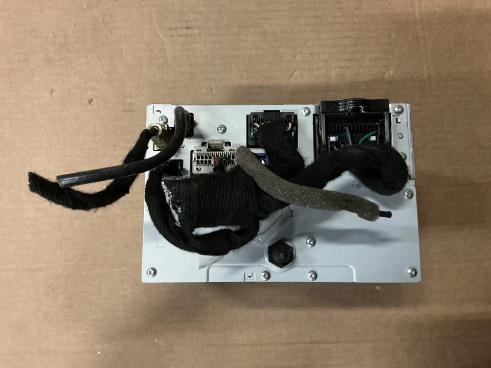 GMC YUKON XL1500 2013-2014 AM FM receptor de radio pantalla GPS OEM 23180744 Foto 2 de 4