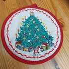 Vintage 1988 Christmas Tree Round Pot Holder Oven glove / Mitt  20cm diameter