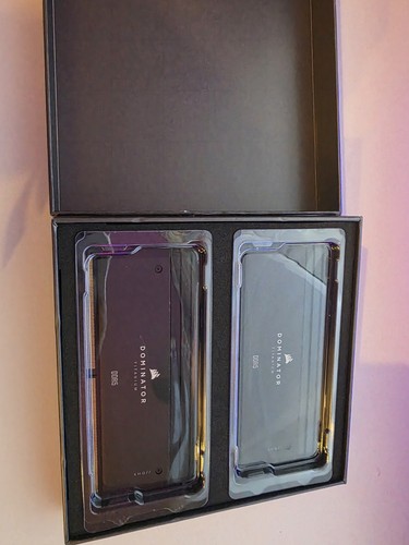 32GB (2x16GB) Corsair DDR5 DOMINATOR Titanium RGB Black, PC5-56000 (7000) - Photo 4/4