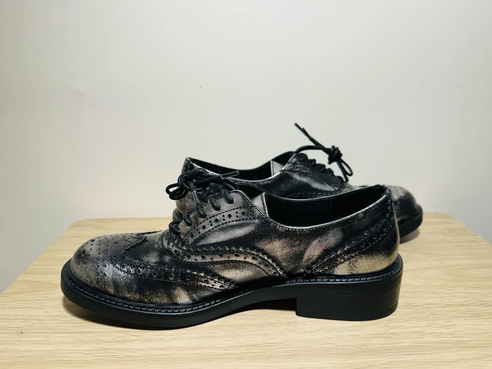 Zapatos Oxford Steven Madden punta de ala desgastados con cordones negros plateados nuevos sin caja talla 7 Foto 3 de 4