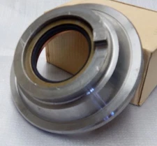 FRONT AXLE RETAINER W/ SEAL 4320-00-734-6951 7346951 5TON M939 M809