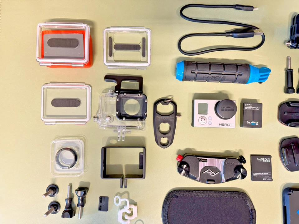 GoPro Hero 3 Silver 1080p 60fps + Waterproof Case & Accessories - Image 3 of 4