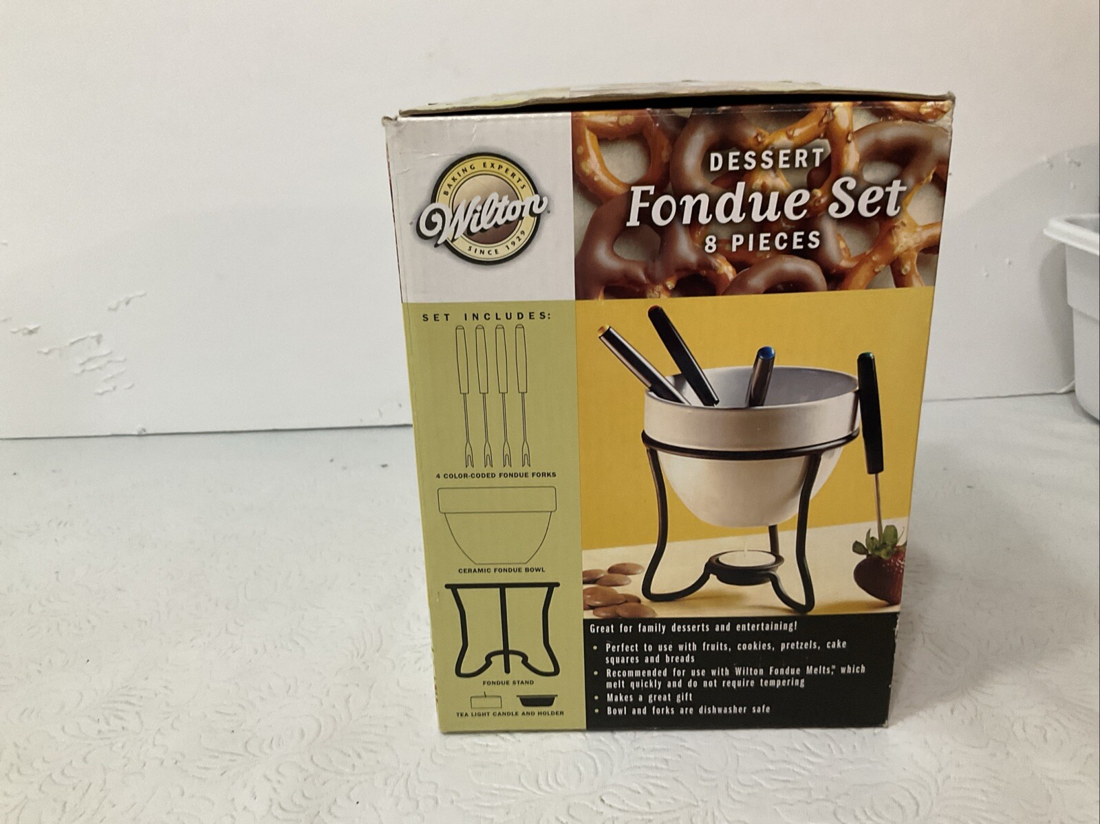 New In Box NIB Wilton Dessert Fondue Set 8 piece set!