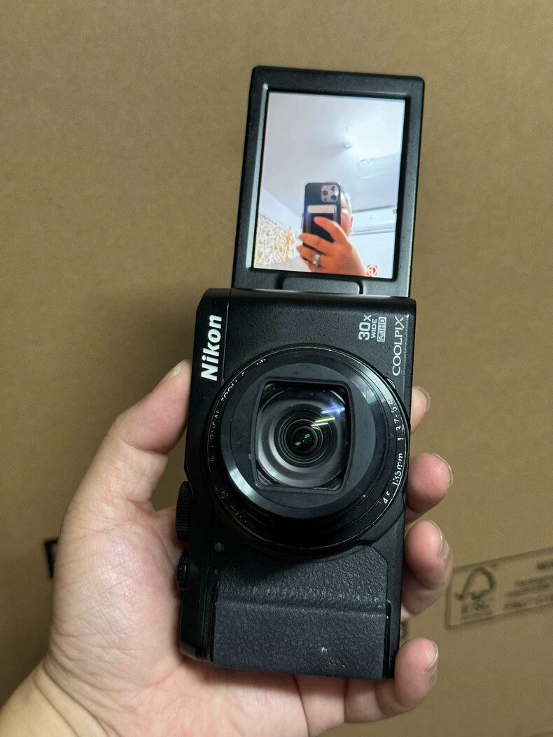 Nikon COOLPIX S9900 Digital Camera with 30x Optical Zoom and Built